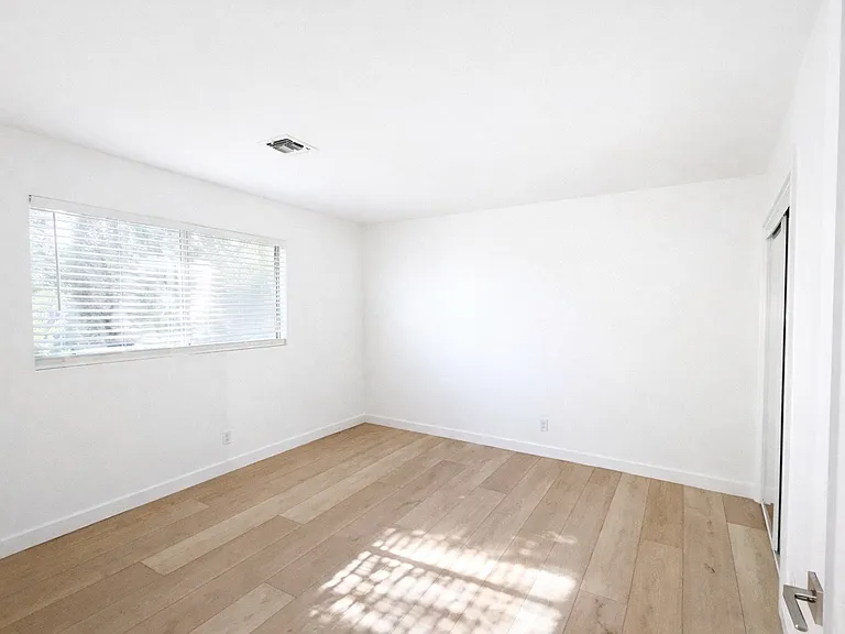 upstairs larger bedroom - second view