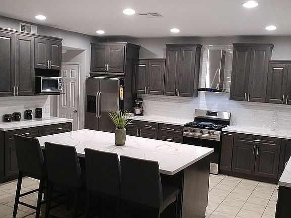 2nd image of 15754 Desert Rock St