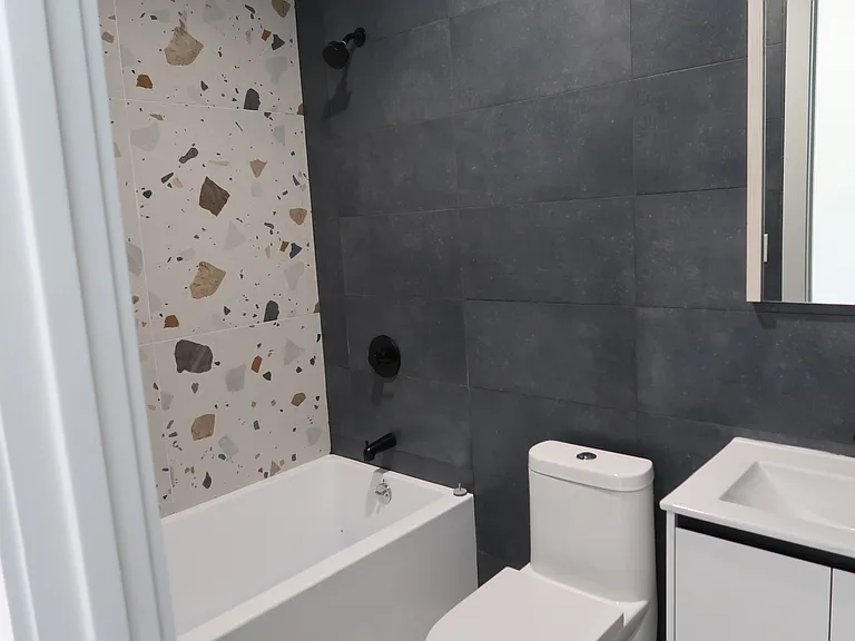 314 Harman St #2R — Photo 9