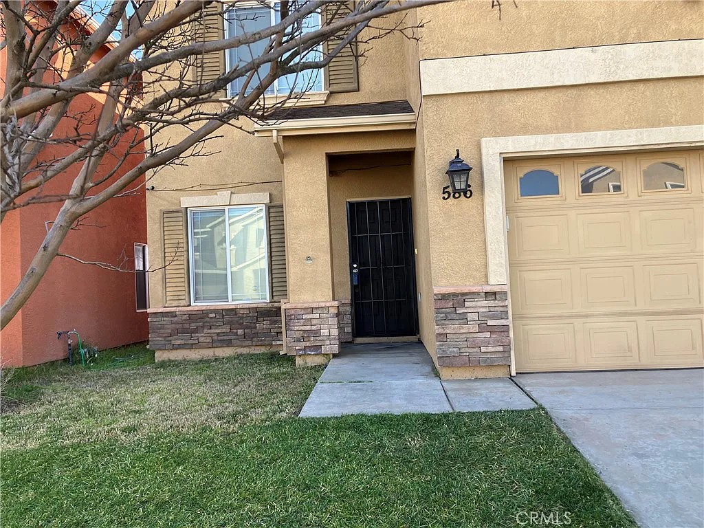 586 Barcelona Ct photo 1