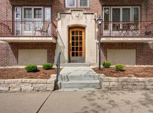 305 N Prairie St APT 5, Champaign, IL 61820