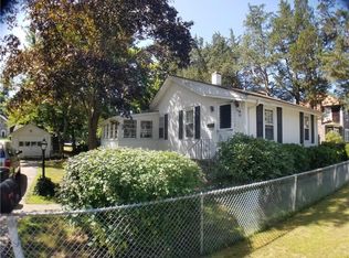 75 Spring St, Riverside, RI 02915