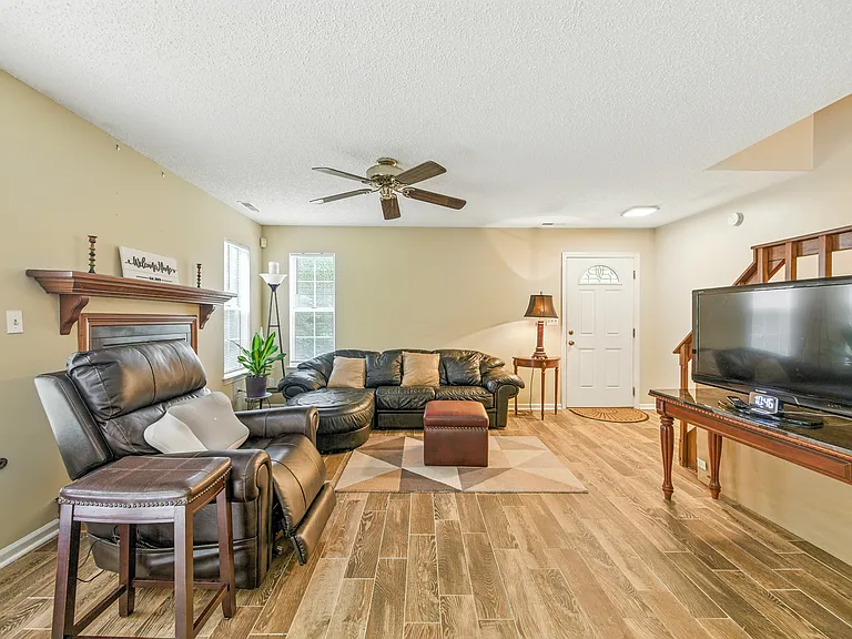 4409 Segovia Ct — Photo 6