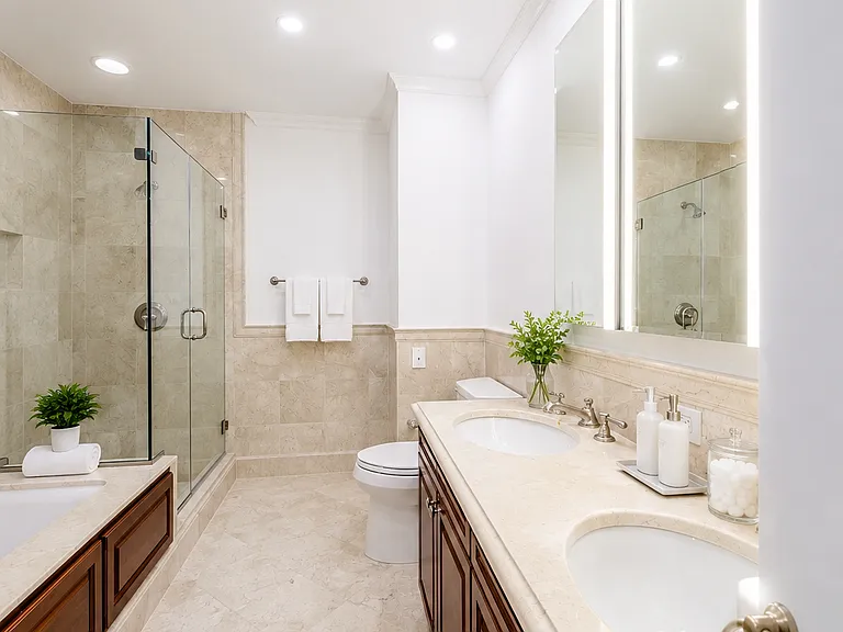 351 E 51st St #9C — Photo 8