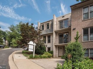 2148 Military Rd, Arlington, VA 22207