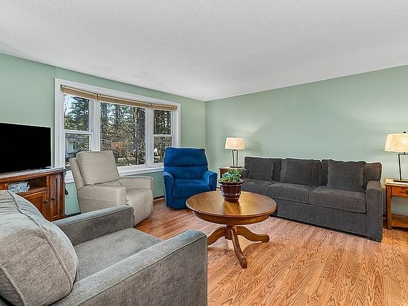 3rd image of 74 Anna Dr