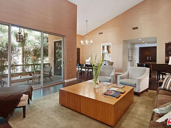 5th image of 327 N Palm Dr APT 301