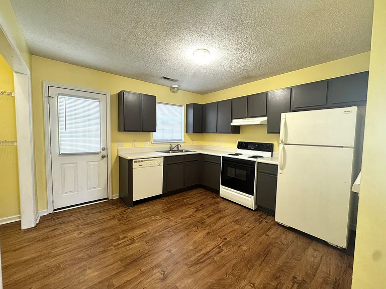 981 W Pueblo Dr — Photo 5