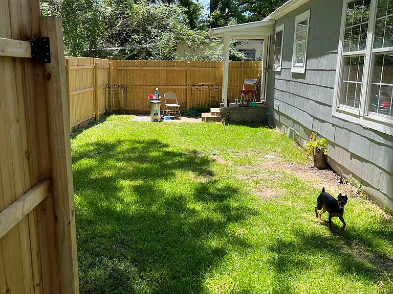 2022 E Polk St — Photo 15