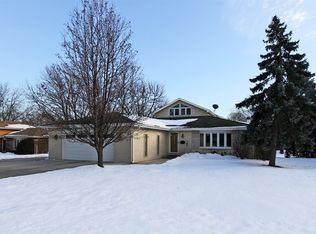 415 E Granville Ave, Roselle, IL 60172