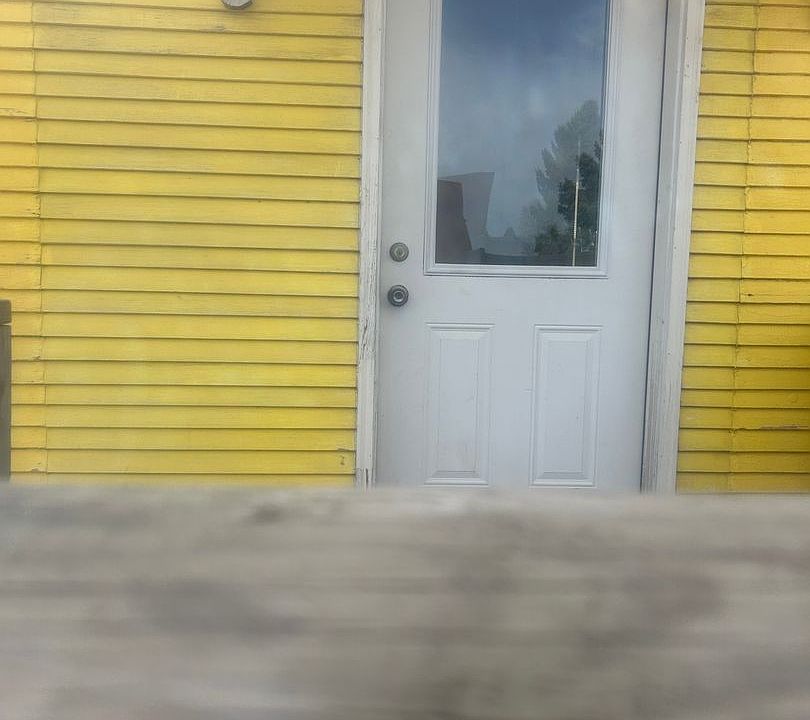 1st image of 411 Stafford St