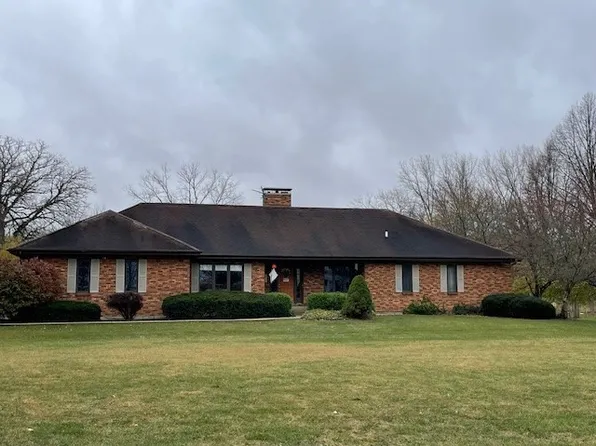 3312 Hidden Lake Dr, Woodstock, IL 60098