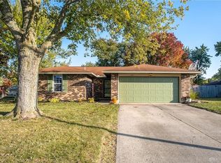 1045 Newpark Dr, Englewood, OH 45322