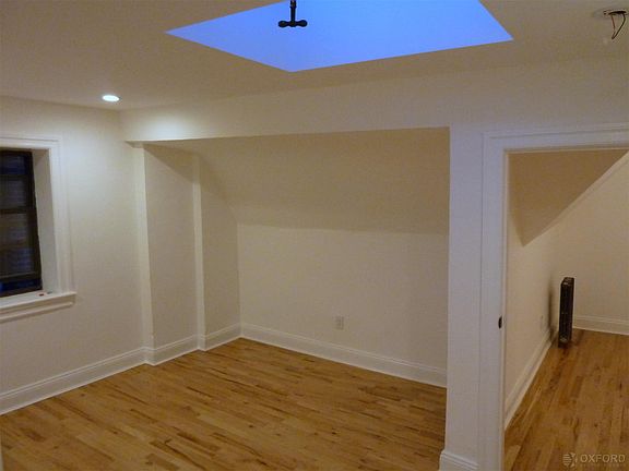 4th image of 410 Clinton Ave APT E1