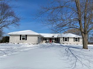 6060 Bridlewood Dr, Fairview, PA 16415