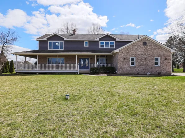 3613 Greenleaf Ct, Spring Grove, IL 60081