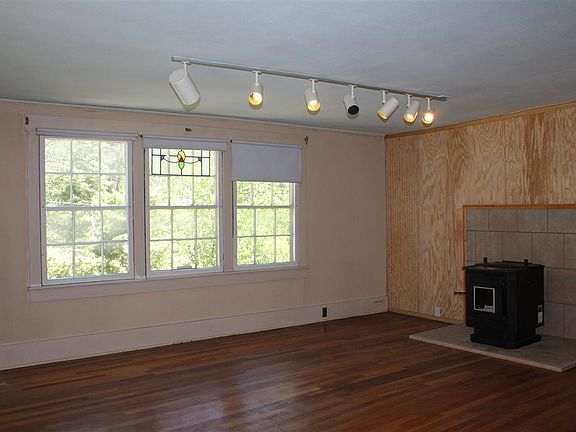 2nd image of 707 Grand Blvd