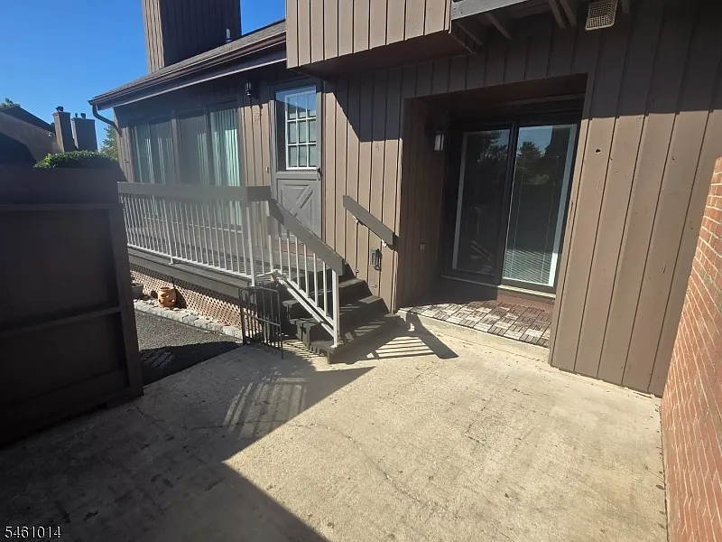 2 bed, 2.5 bath, 1393 sqft, $3,250 — Photo 3