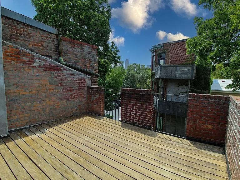 Rooftop deck