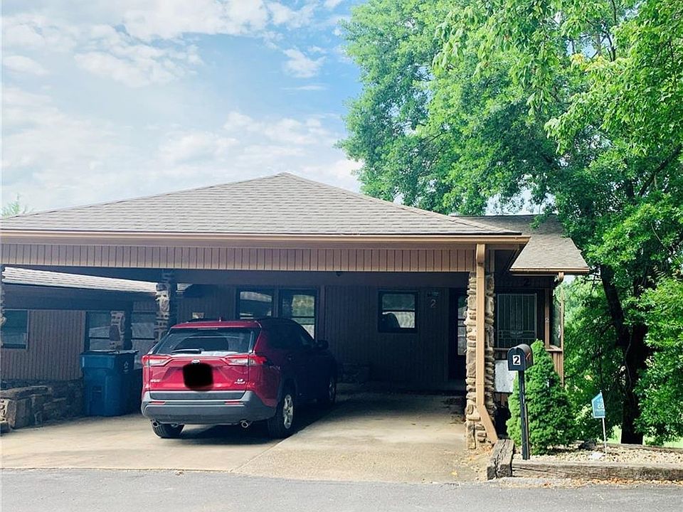 1st image of 2 Bentley Ln