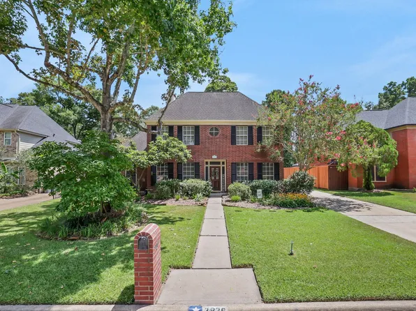 3926 Brook Shadow Dr, Kingwood, TX 77345