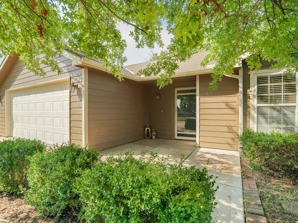 508 River Bend Ct, Lawrence, KS 66044