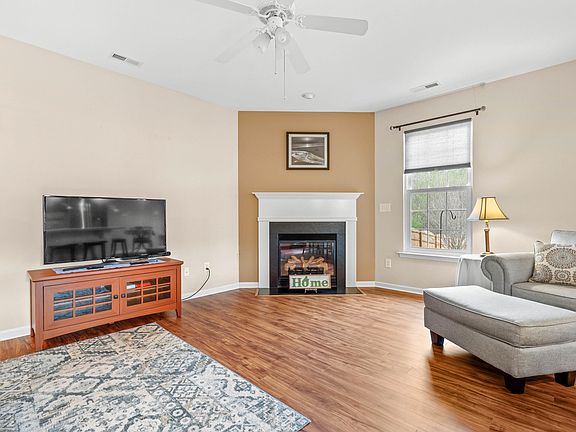 4th image of 1435 Dairy Glen Dr