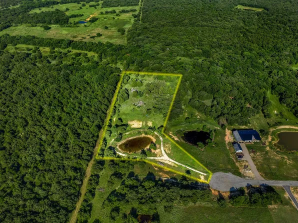 418 Pondview Ln, Nocona, TX 76255