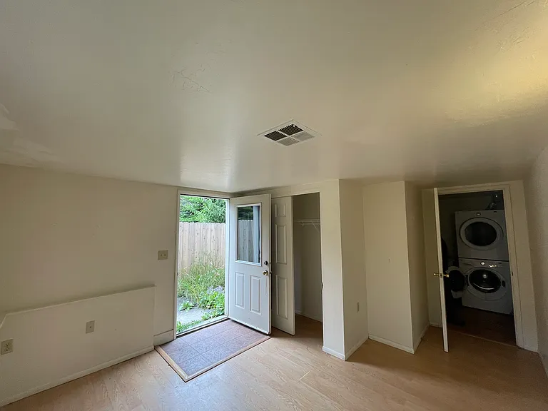 2376 Lk Wood Blvd — Photo 16