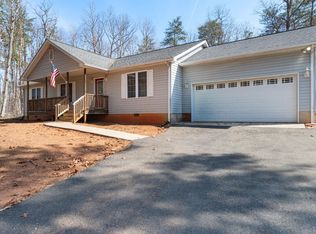 310 Courtland Dr, Appomattox, VA 24522