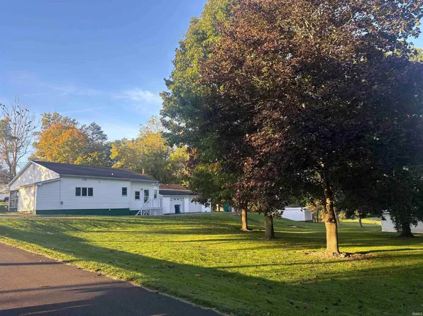 28 Chestnut St, Andrews, IN 46702