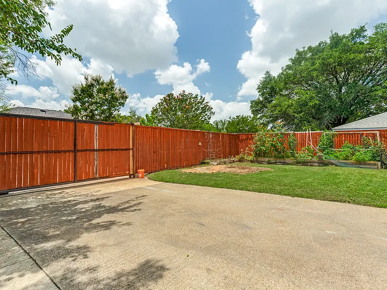 106 E Apollo Rd — Photo 25