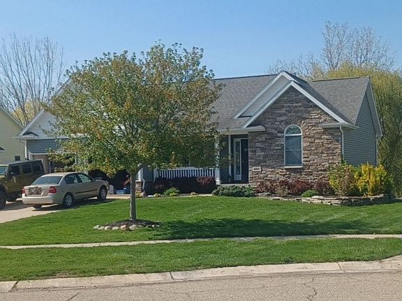 2nd image of 357 Creekwood Cir