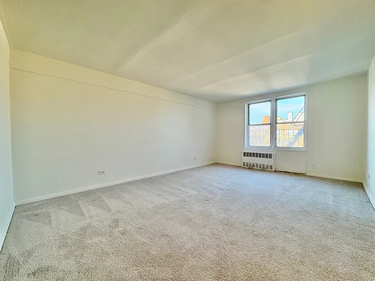 142-27 Barclay Ave #6A — Photo 2