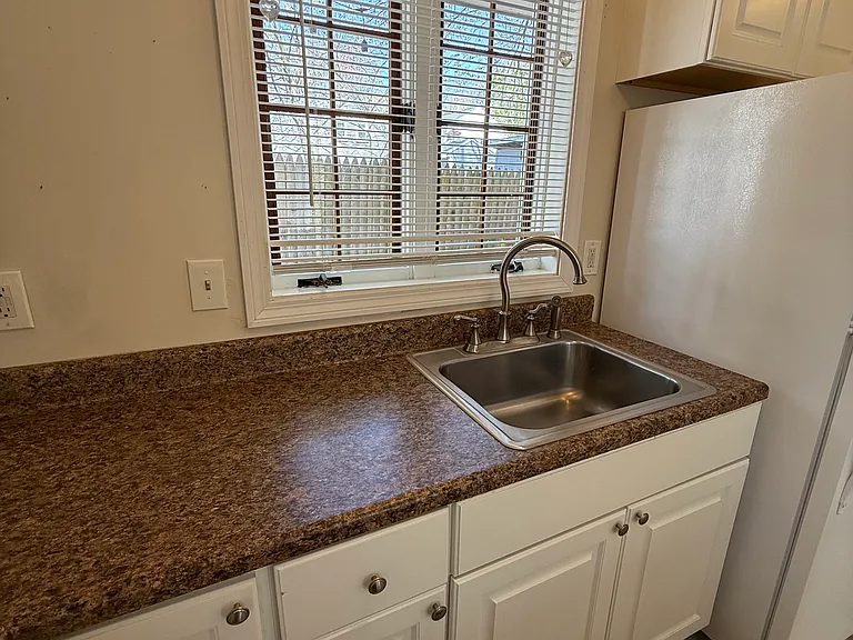 2 Flanders Ct #1 — Photo 6