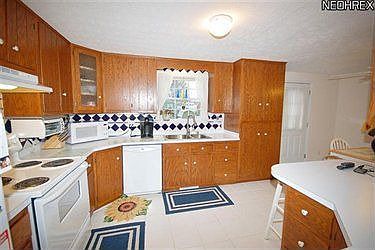 3rd image of 3846 Bellwood Dr SE