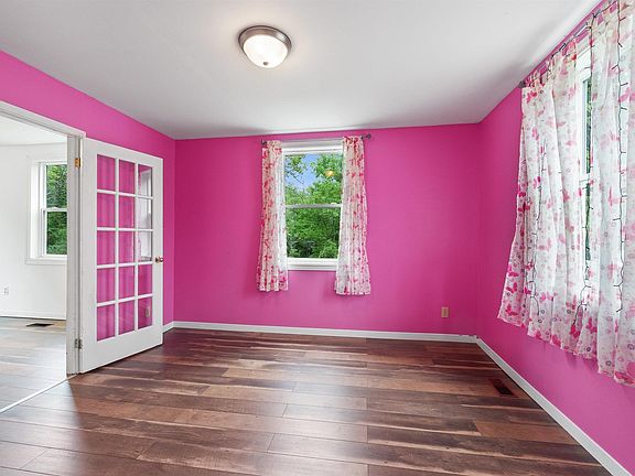 5th image of 1909 Campbells Rd