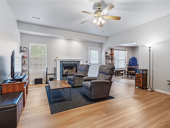 3rd image of 249 Mesa Ave