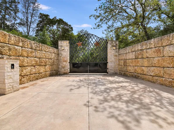 2187 Highway 290 E, Mc Dade, TX 78650