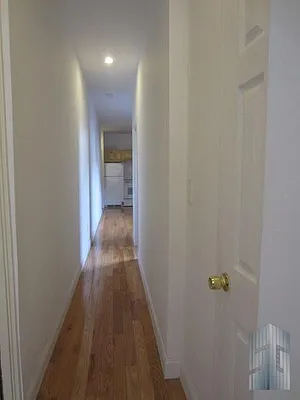 Rented by Skyline Group Real Estate | media 51