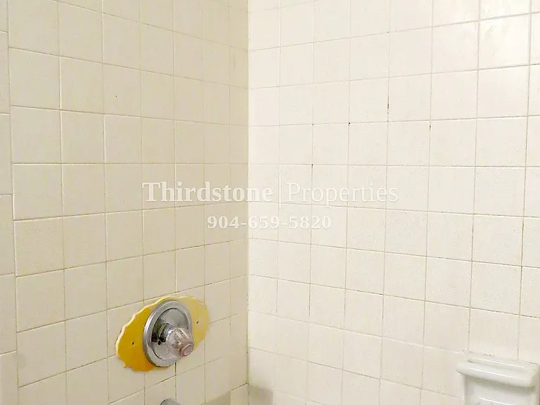 1324 Jefferson Ave #C — Photo 9