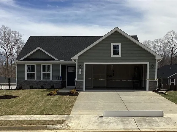 105 Franklins Tower Bnd, Williamsburg, VA 23185