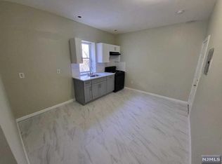 1089 Grove St FLOOR 2, Irvington, NJ 07111