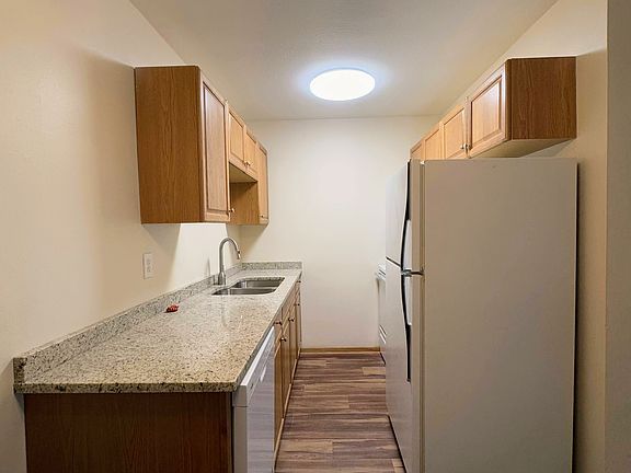 5th image of 425 University Ave SE APT 304