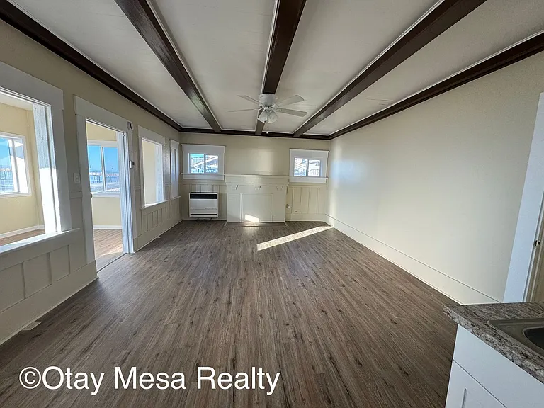 997 Ocean Ln — Photo 3