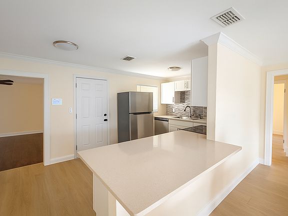 3rd image of 9565 Carbondale Dr W Unit 1