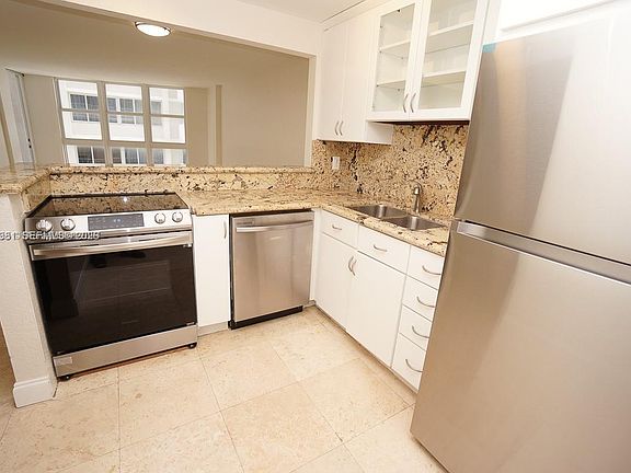 2nd image of 1228 West Ave APT 513