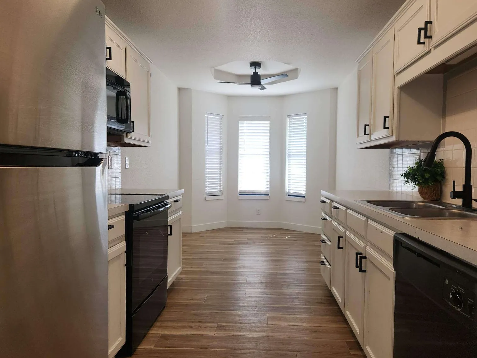 3 Bed, 2 Bath Home in Killeen — Photo 3