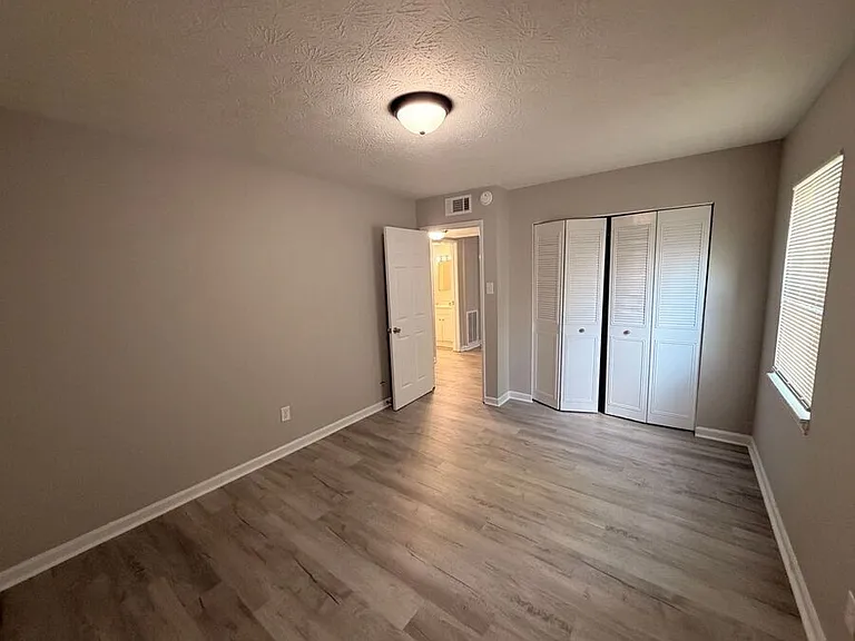 2066 Fairmont Ct #5 — Photo 3