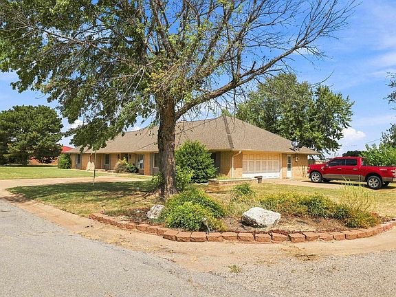 3rd image of 1020 Hadwiger Dr